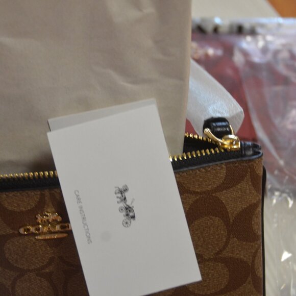 COACH  NEW   Wallets and Wristlets - Picture 9 of 11